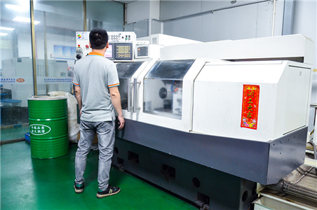 Precision CNC grinding machine processing room